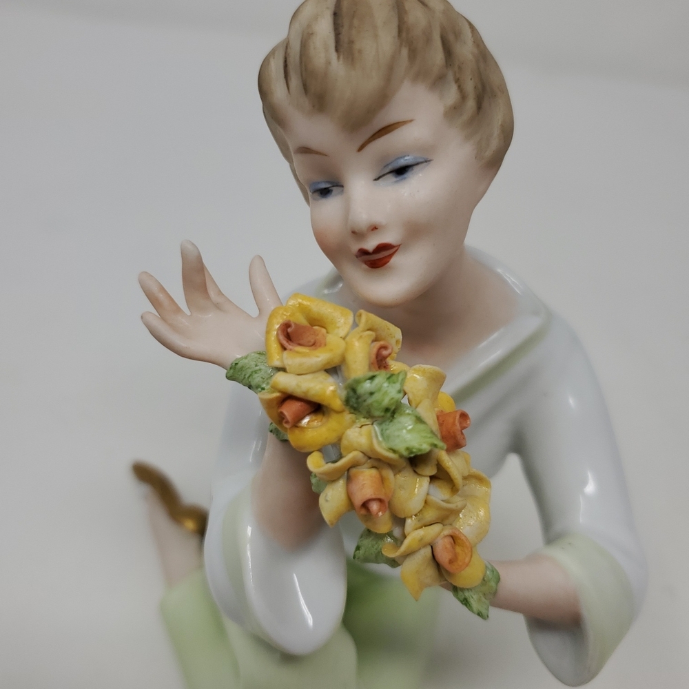 WALLENDORF Figurine Lady Sitting with Bouquet 6.75" Mint 1764 #1757 (2WLL005) - Picture 13 of 13